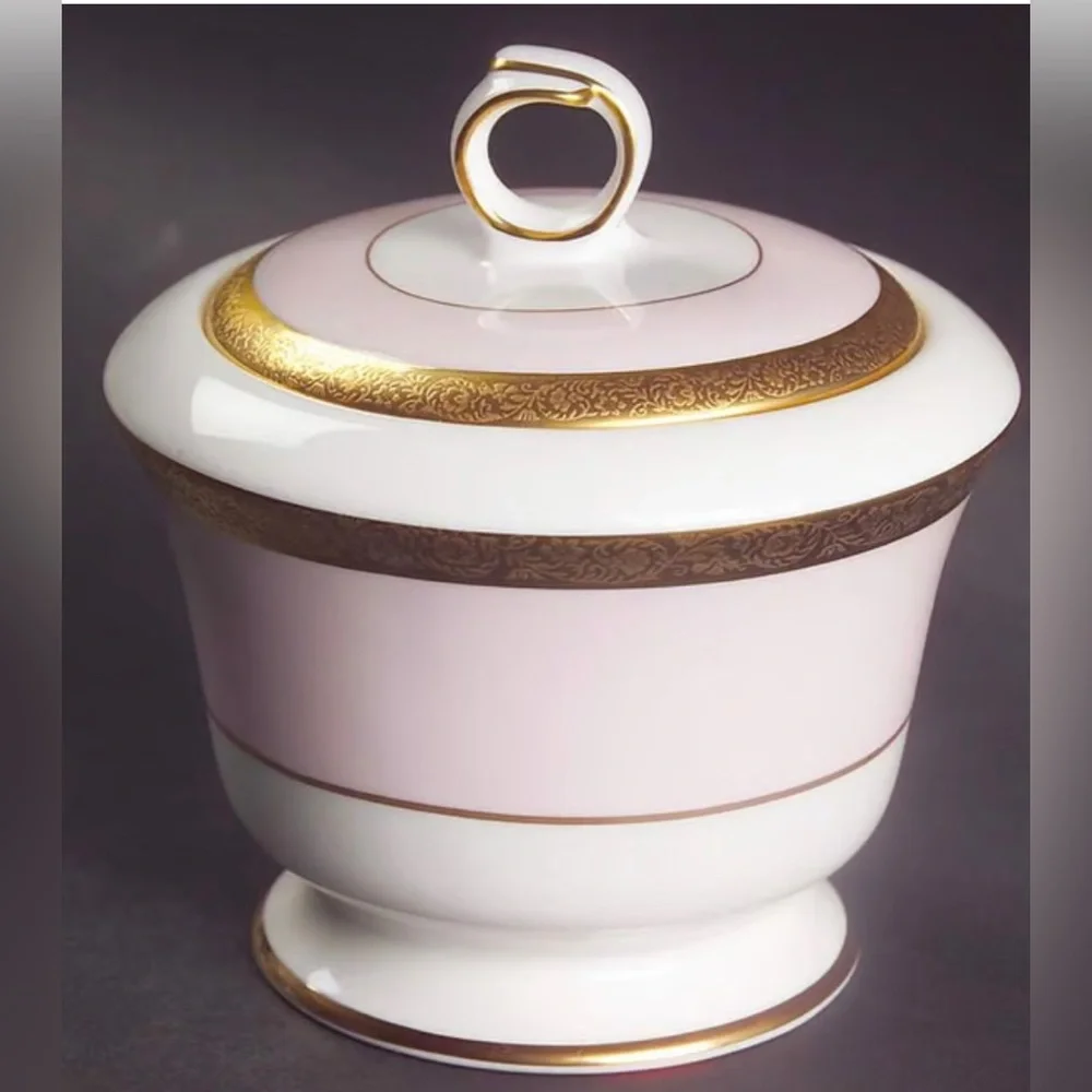 6pc Mary Kay Dinner Set - 40th Year Mary Kay Gold, Barbie Pink, and White. - Picture 6 of 13